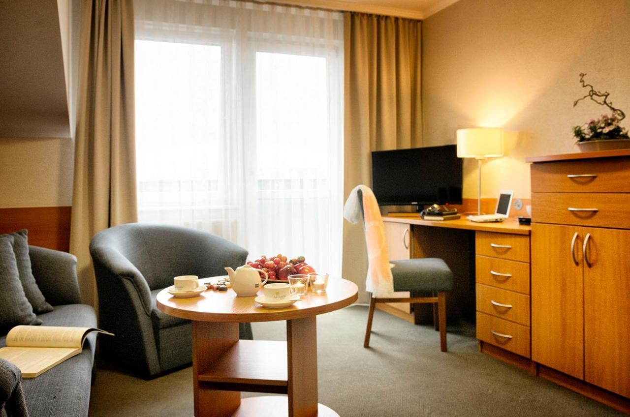 Hotel La Siesta & Medical Spa Jastrzębia Góra Buitenkant foto
