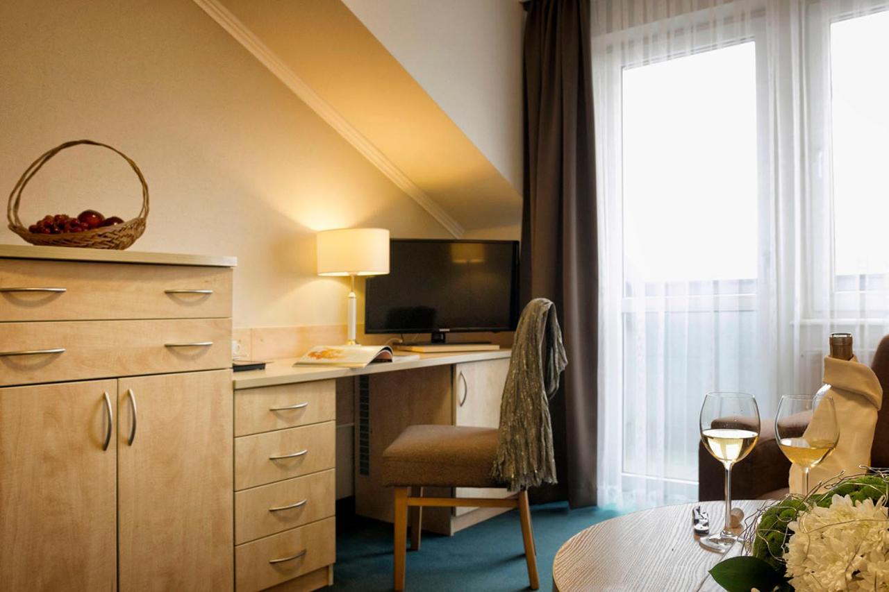 Hotel La Siesta & Medical Spa Jastrzębia Góra Buitenkant foto