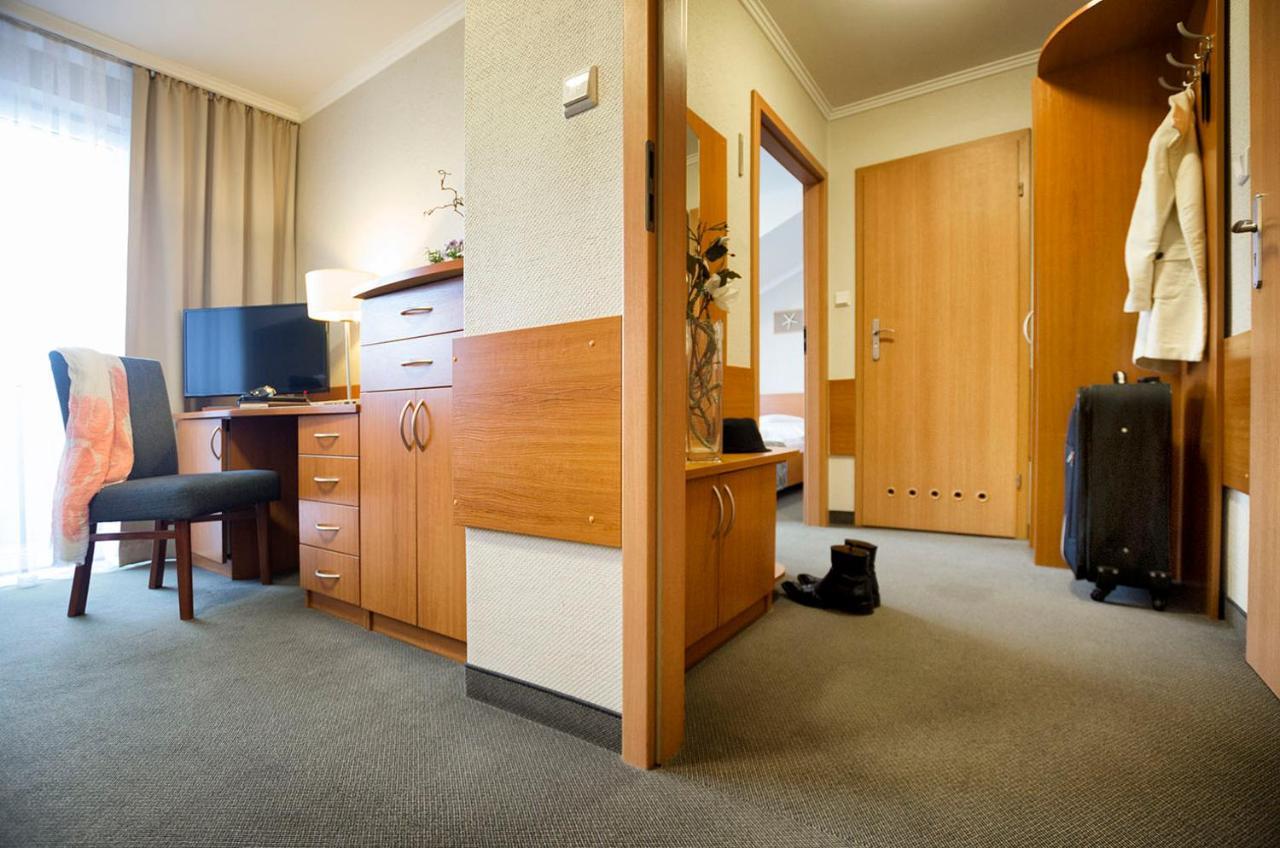 Hotel La Siesta & Medical Spa Jastrzębia Góra Buitenkant foto