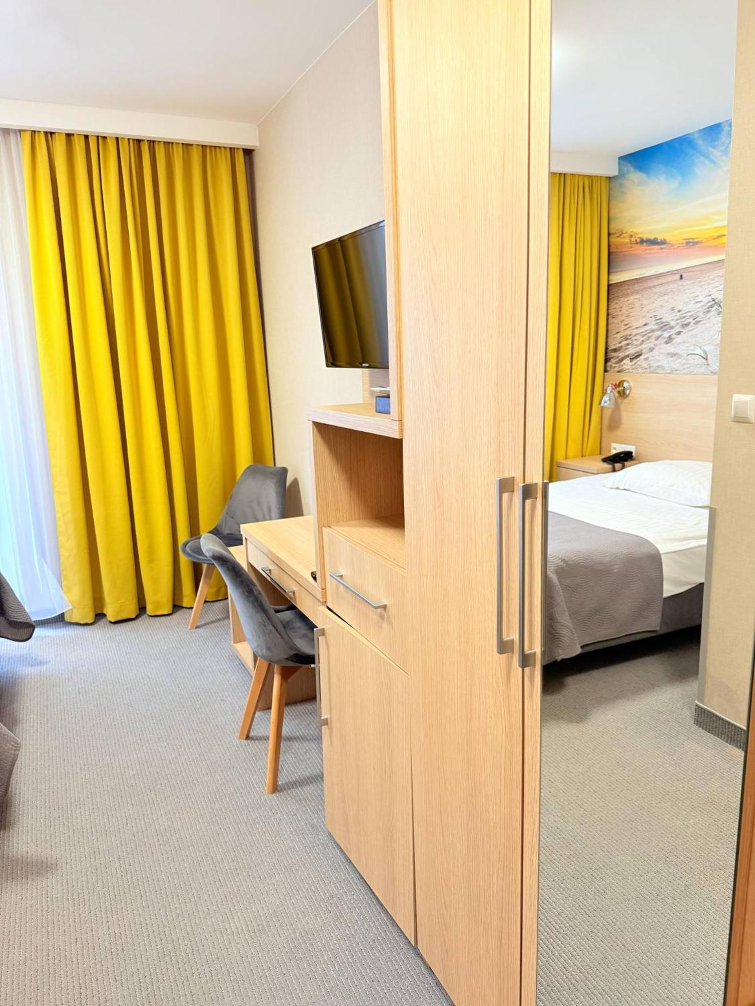 Hotel La Siesta & Medical Spa Jastrzębia Góra Buitenkant foto