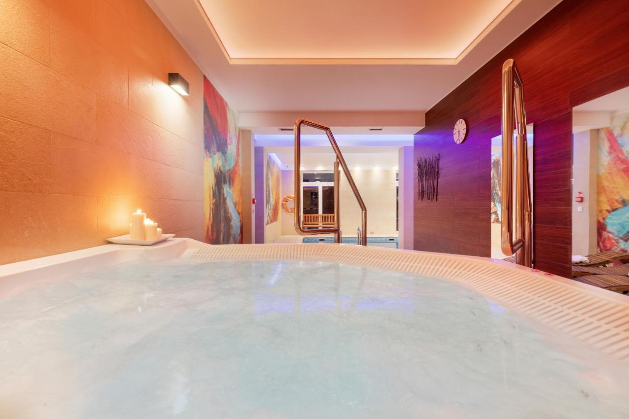 Hotel La Siesta & Medical Spa Jastrzębia Góra Buitenkant foto